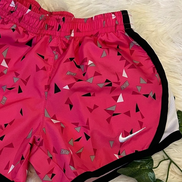 NIKE YOUTH GIRLS DRI-FIT SHORTS - SIZE XS - 3-4 YRS. - BLACK|PINK|WHITE - Picture 8 of 11
